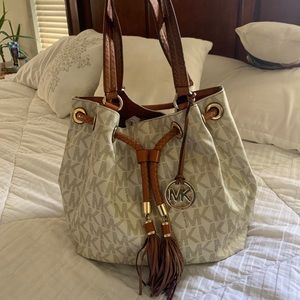 Michael kors should bag